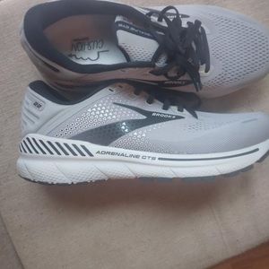 Brooks Adrenaline - Men’s Shoes